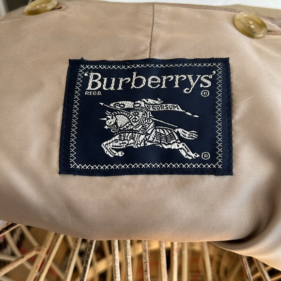Burberry, vintage long trenchcoat with wool plaid button in liner. - Picture 7 of 10